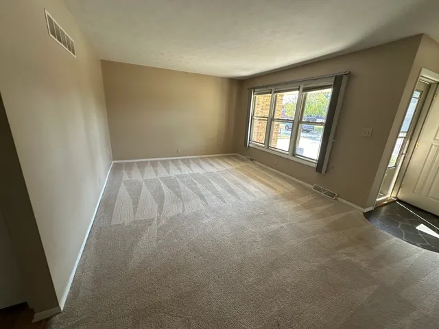 $169,900 | 907 B North Carlisle Drive, Rochelle, IL 61068