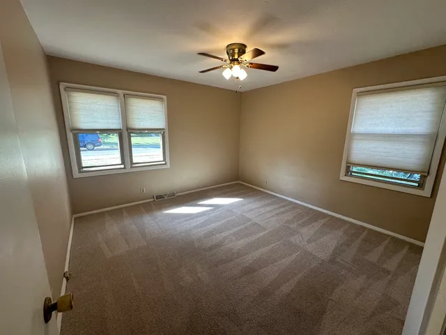 $169,900 | 907 B North Carlisle Drive, Rochelle, IL 61068