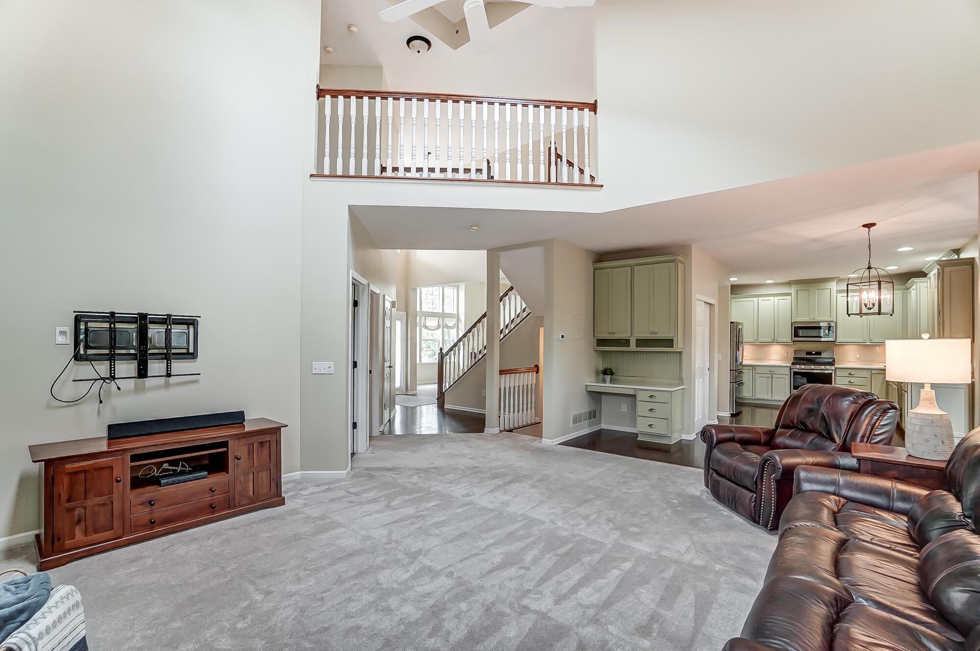 7440 Rolling Ridge Way Westerville, OH 43082 - Photo 15 of 85 Great Room