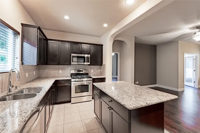 $1,900 | 3451 Mayfield Ranch Boulevard, Unit 407, Round Rock, TX 78681