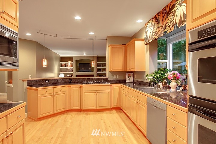 3603 210th Place Southeast Bothell, WA 98021 - Photo 6 of 14