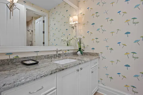 $3,375,000 | 1150 West Keswick Lane, Lake Forest, IL 60045