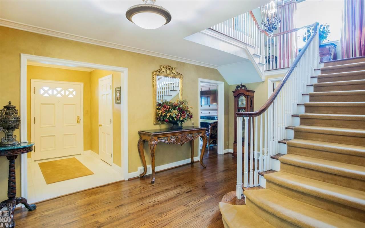 233 Stephens Road Grosse Pointe Farms, MI 48236 - Photo 4 of 42