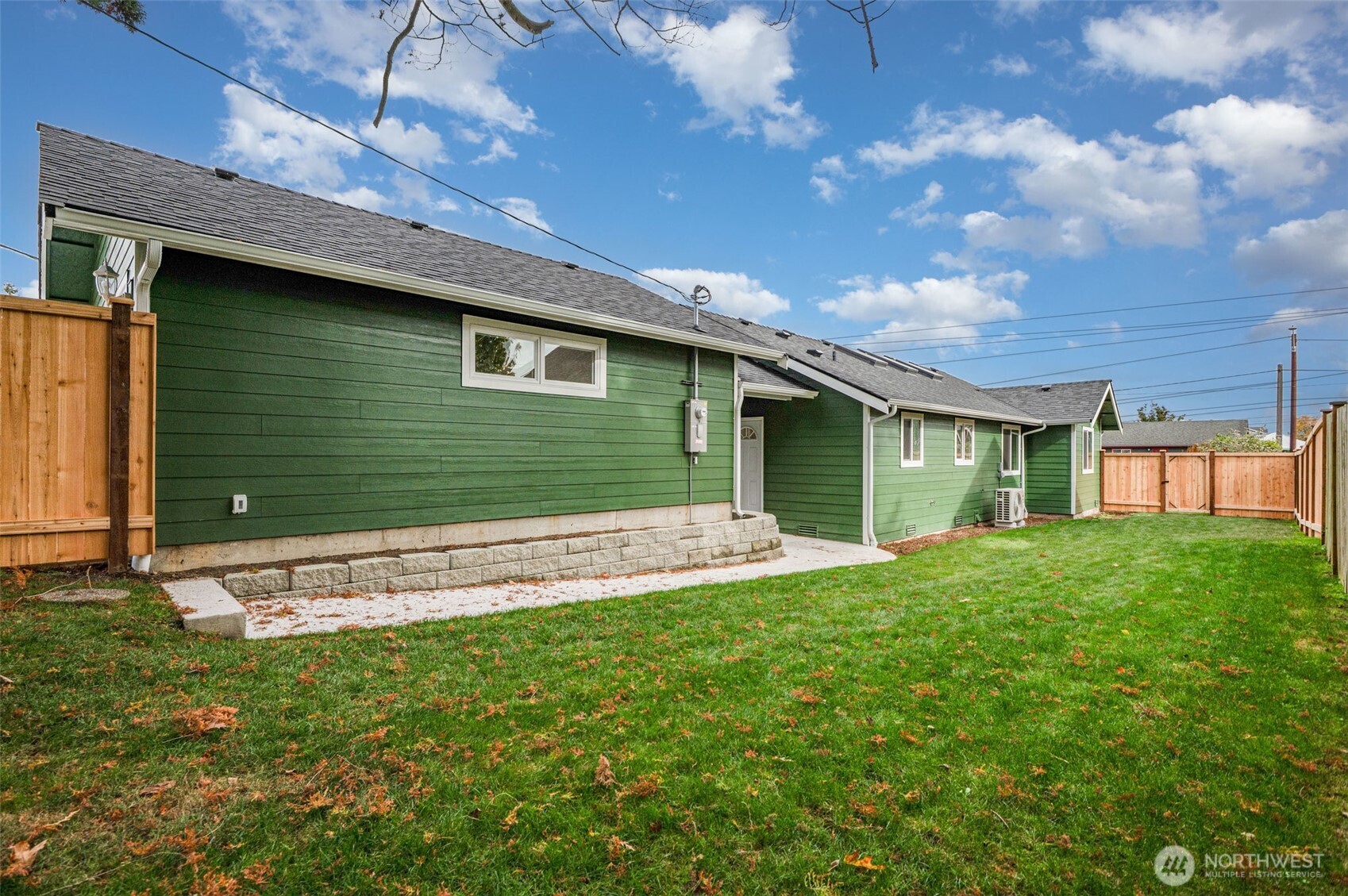 1708 Walnut Street Everett, WA 98201 - Photo 30 of 32 a front view of a house with a yard