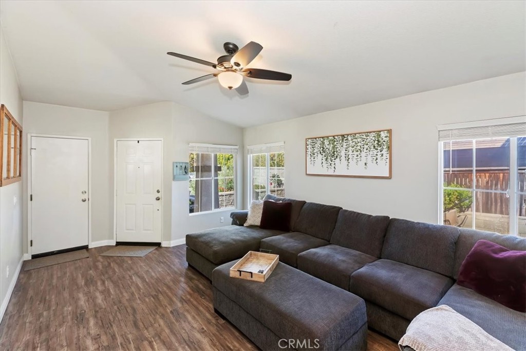 36738 Beech Street Winchester, CA 92596 - Photo 11 of 55