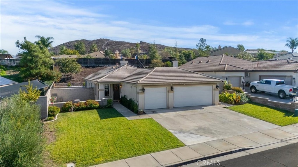 36738 Beech Street Winchester, CA 92596 - Photo 3 of 55