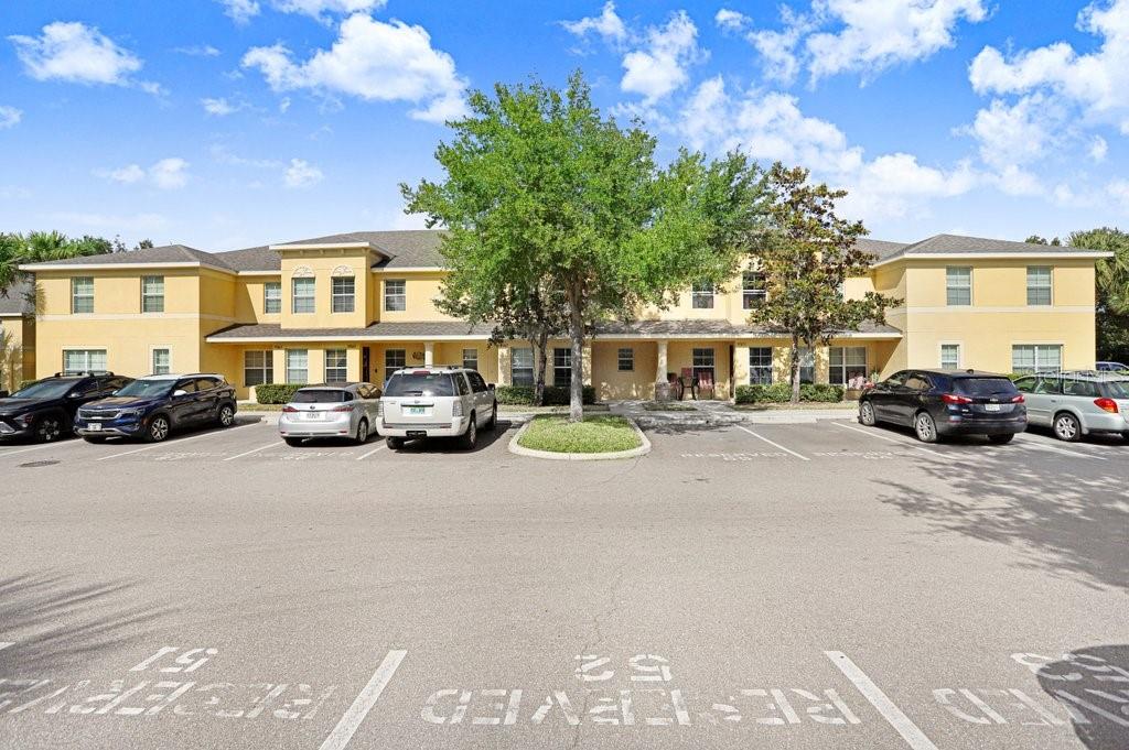 37669 Aaralyn Road Zephyrhills, FL 33542 - Photo 3 of 38