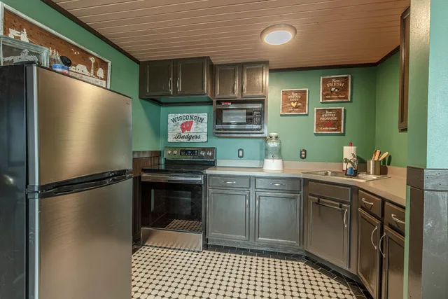 $1,499,900 | N8161 Zentner Road, New Glarus, WI 53574