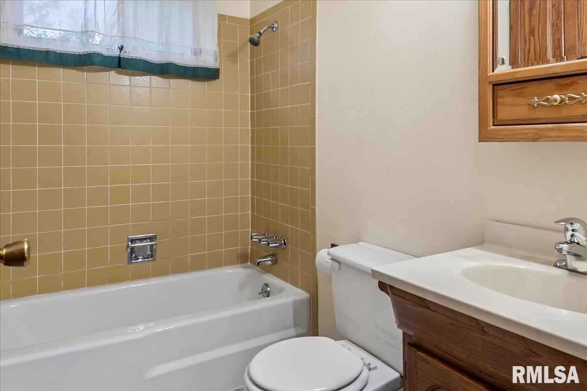 2113 Henley Road Springfield, IL 62702 - Photo 12 of 34