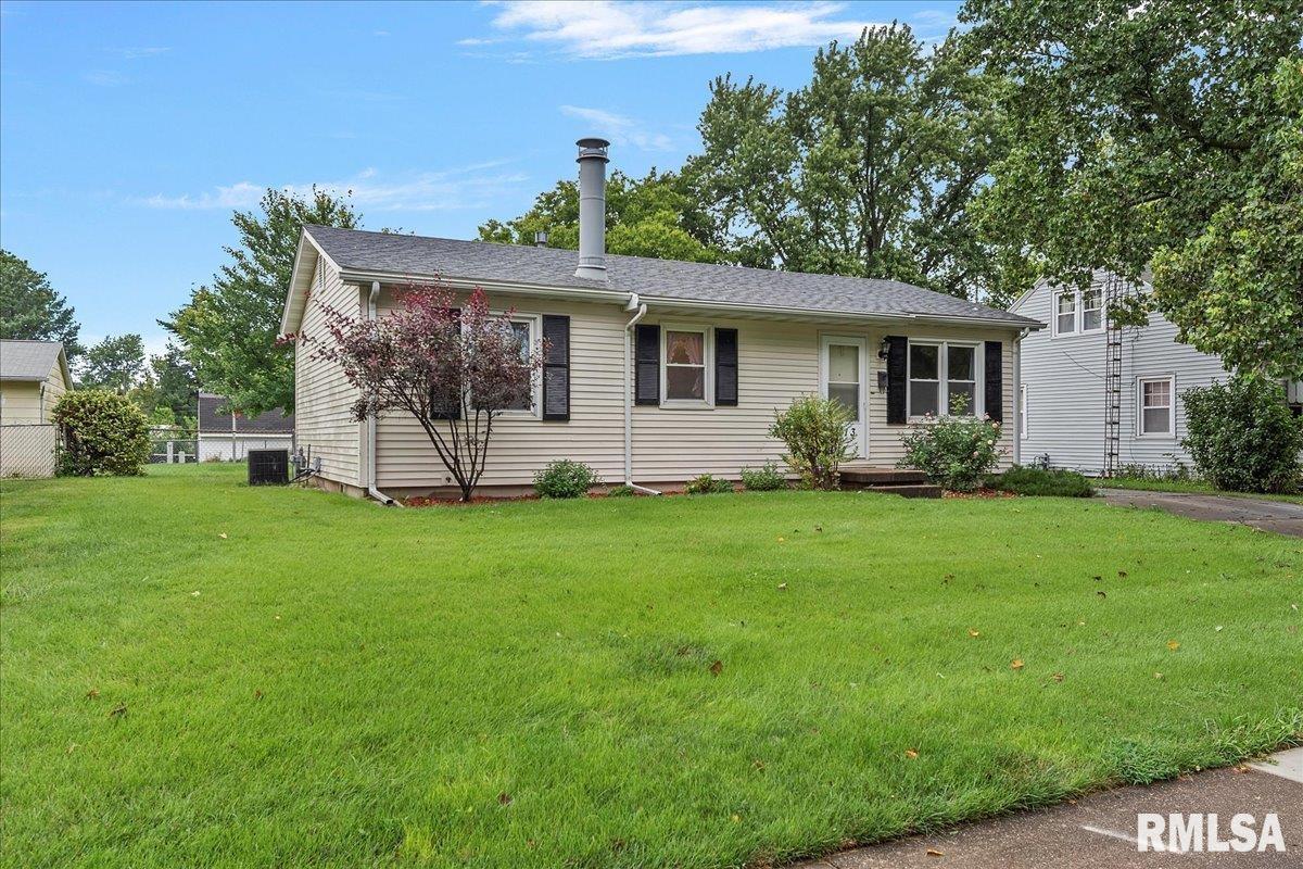 2113 Henley Road Springfield, IL 62702 - Photo 3 of 34