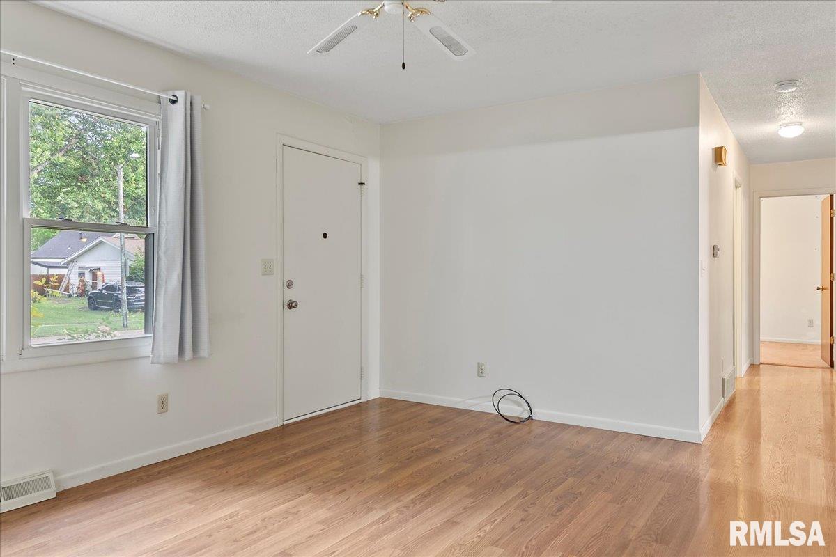 2113 Henley Road Springfield, IL 62702 - Photo 6 of 34
