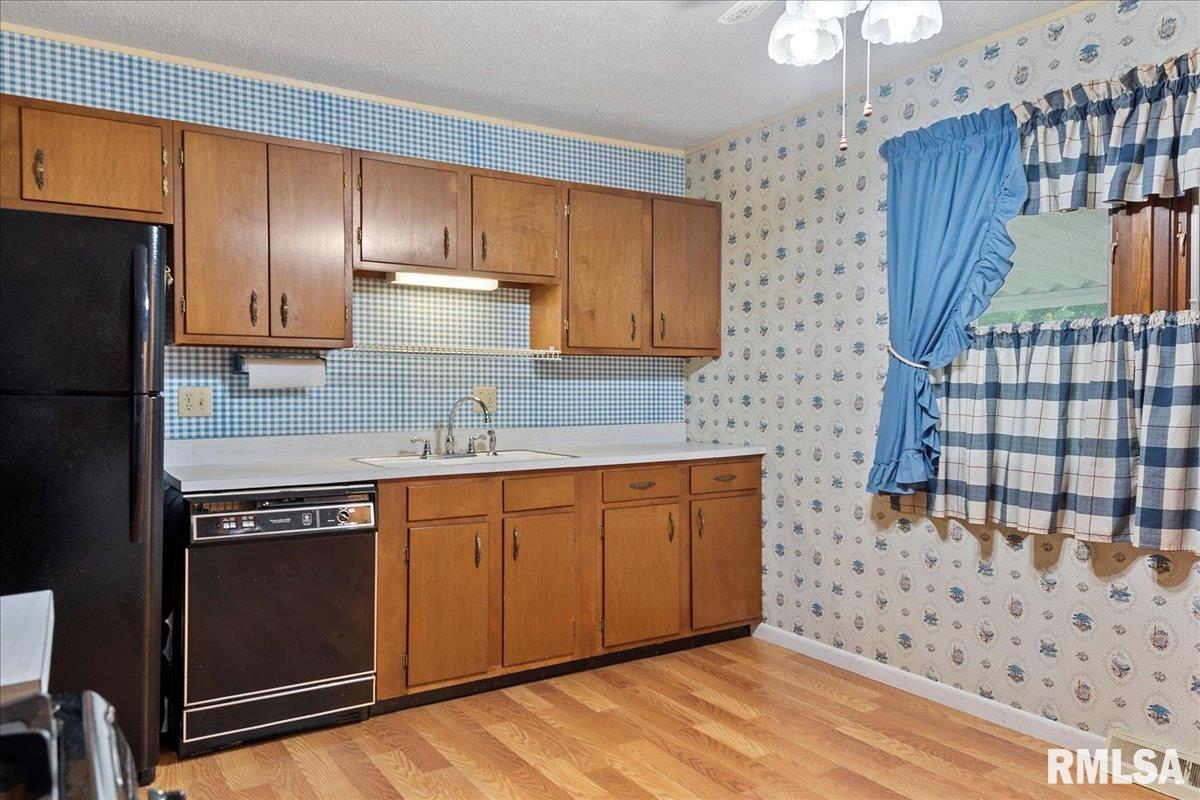 2113 Henley Road Springfield, IL 62702 - Photo 9 of 34