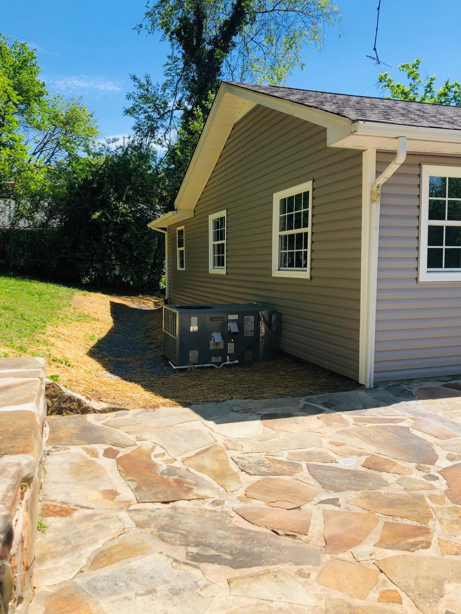 305 East Faunce Lane Oak Ridge, TN 37830 - Photo 14 of 38 Side/Back/Patio