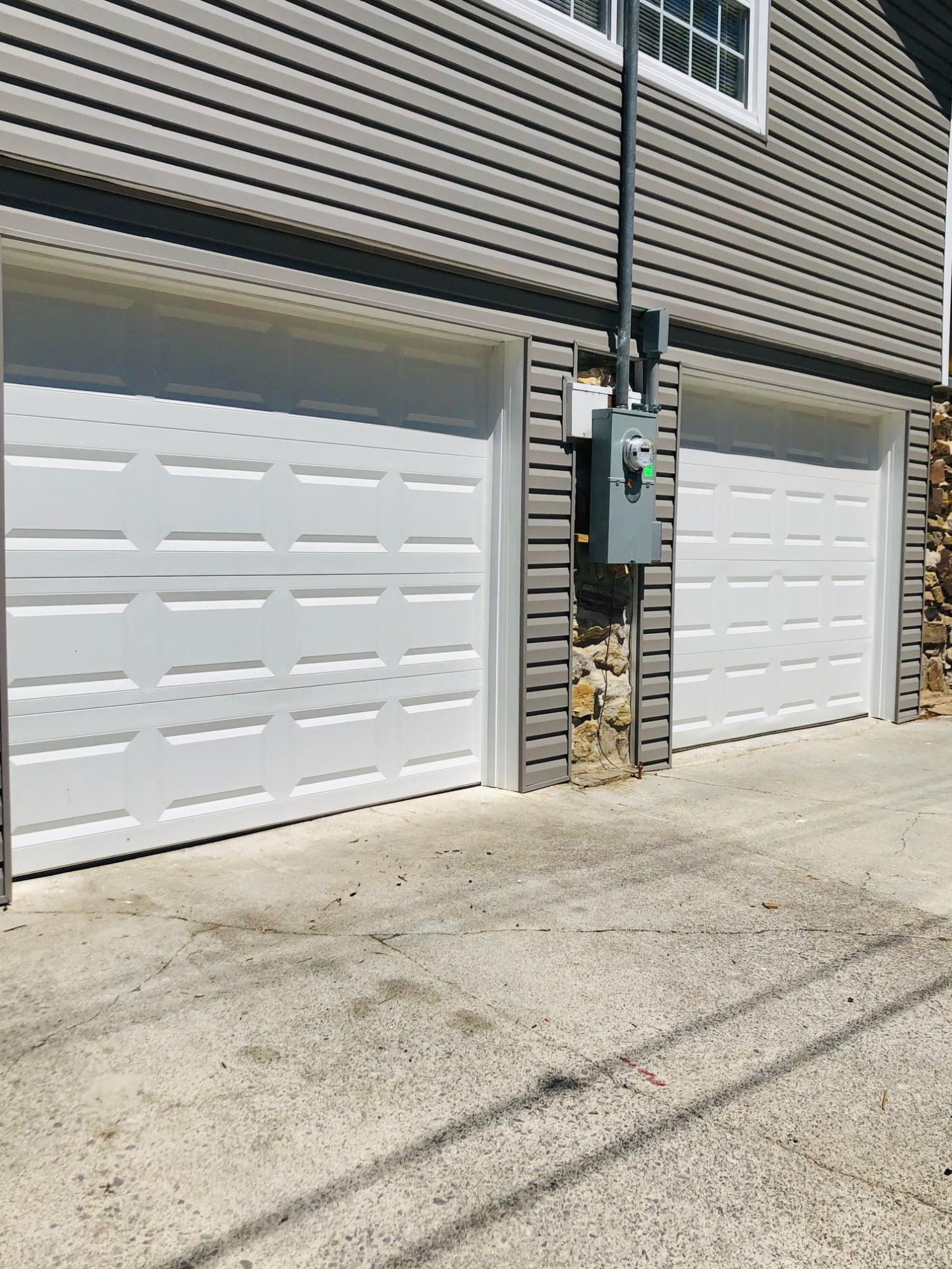 305 East Faunce Lane Oak Ridge, TN 37830 - Photo 31 of 38 Brand New Garage doors/Main 200 upgrade