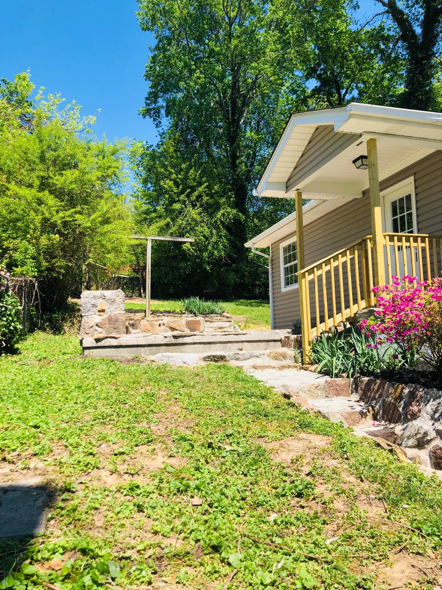 305 East Faunce Lane Oak Ridge, TN 37830 - Photo 7 of 38 Side Yard