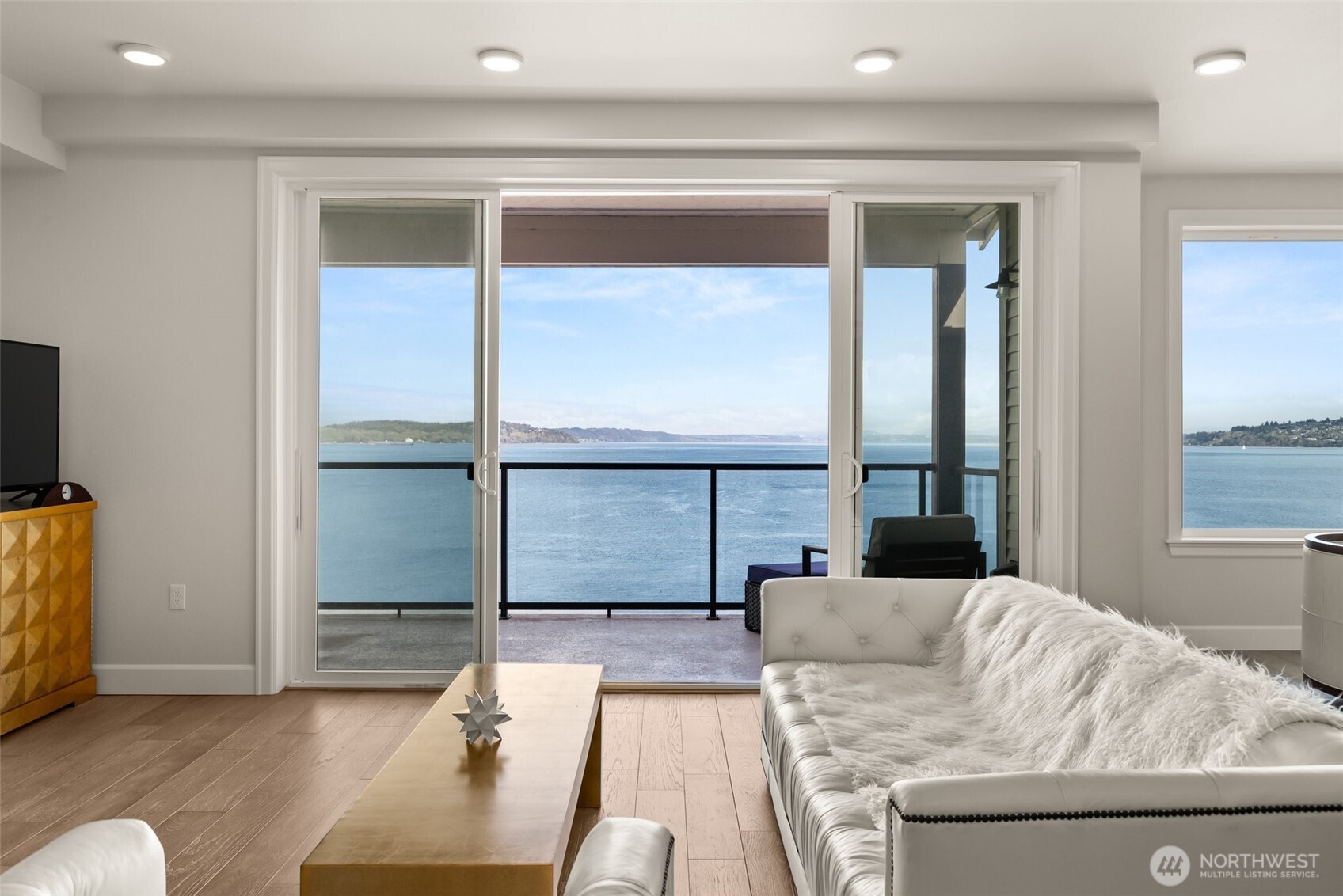 4961 Main Street, Unit 802 Tacoma, WA 98407 - Photo 6 of 39 a living room with furniture