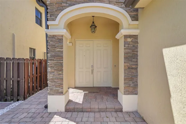 $6,000 | 10072 Northwest 87th Terrace, Doral, FL 33178