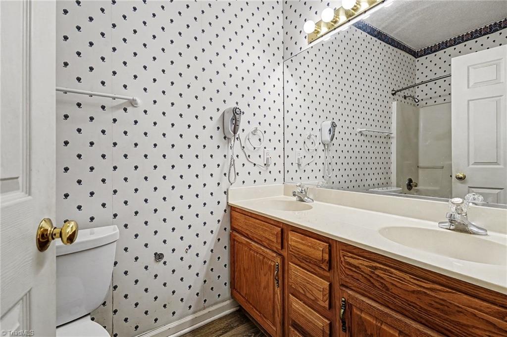 616 Nova Avenue High Point, NC 27265 - Photo 18 of 24 Hall Bath