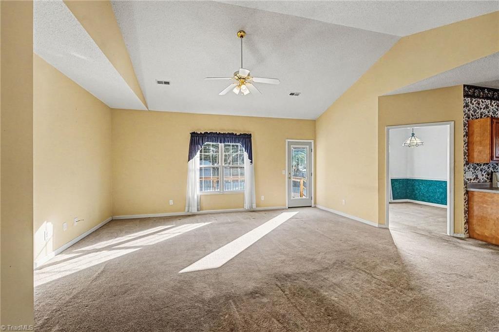 616 Nova Avenue High Point, NC 27265 - Photo 4 of 24 Living room