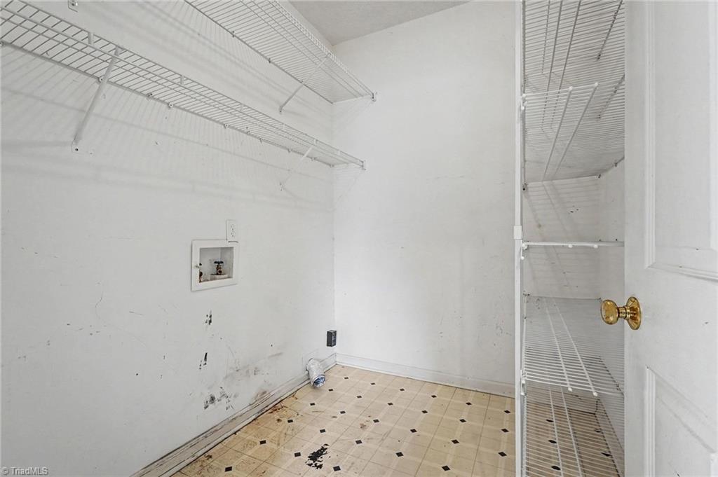 616 Nova Avenue High Point, NC 27265 - Photo 10 of 24 Laundry/Pantry