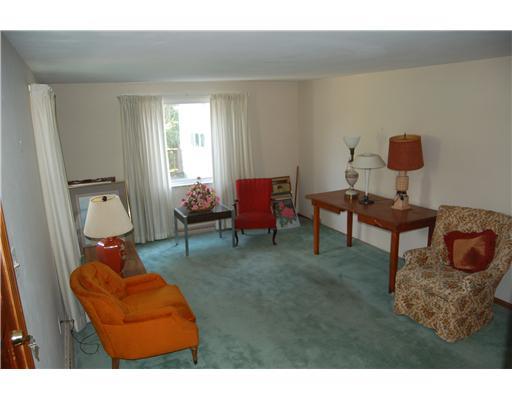 57 Cowan Road Pittsburgh, PA 15205 - Photo 15 of 18 Living Room.