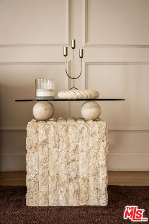 a close view of light fixtures