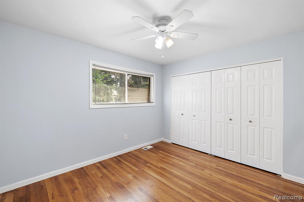 32001 Schoenherr Road Warren, MI 48088 - Photo 12 of 27