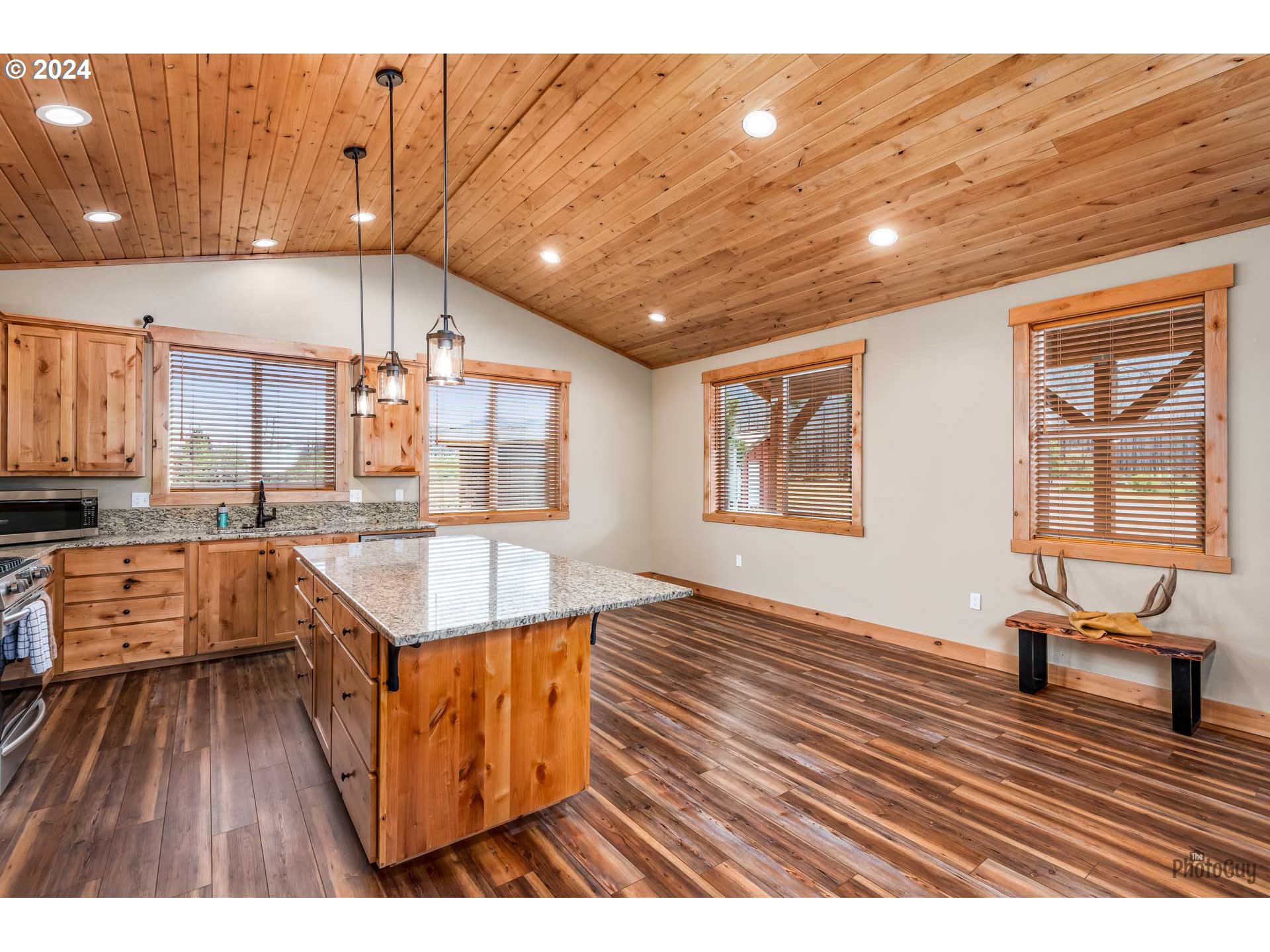 91160 Yeager Road Blue River, OR 97413 - Photo 21 of 48 Gallery Image 21