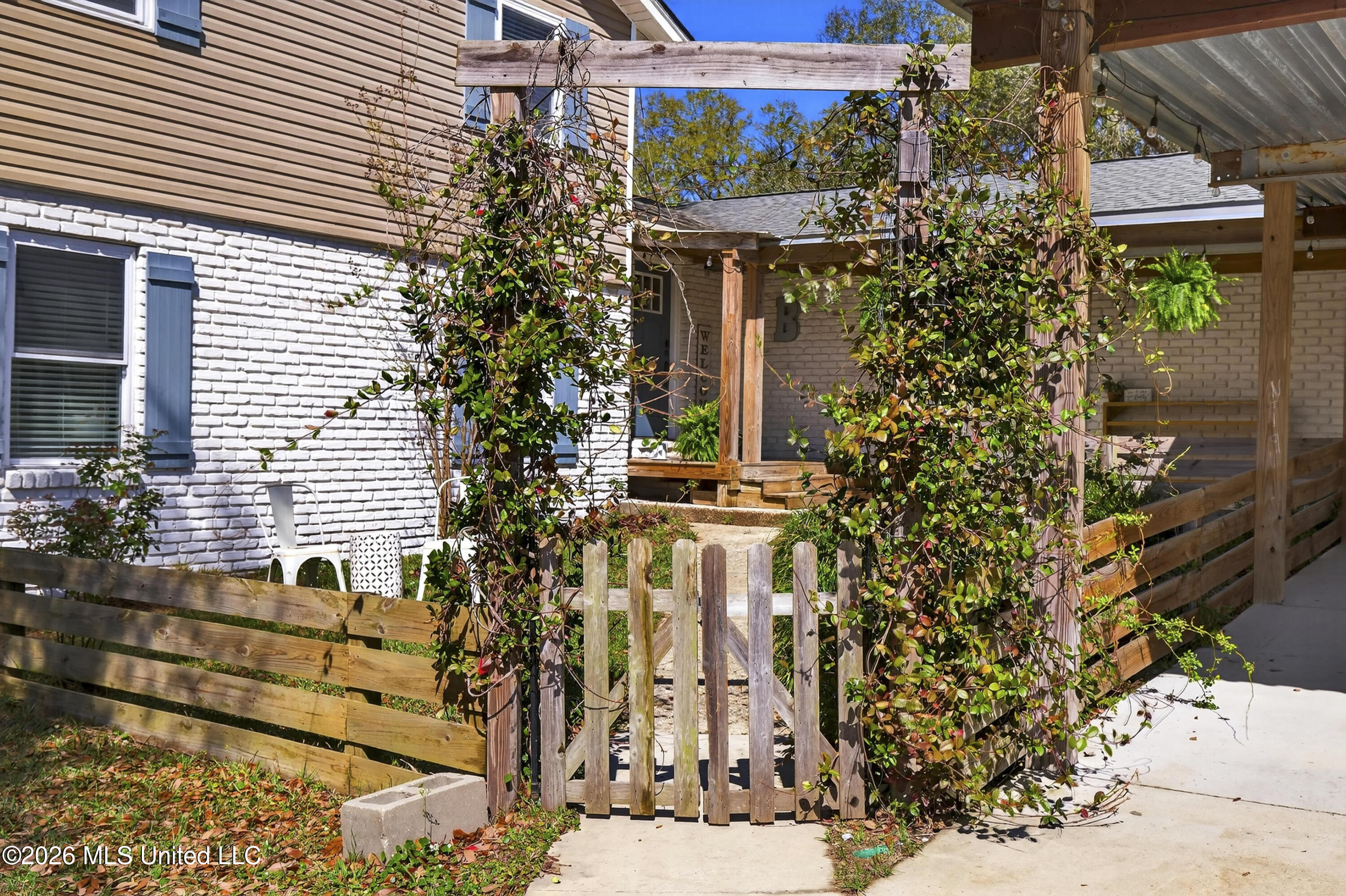 14035 Big Creek Road Gulfport, MS 39503 - Photo 10 of 112 14035BigCreekRd-23