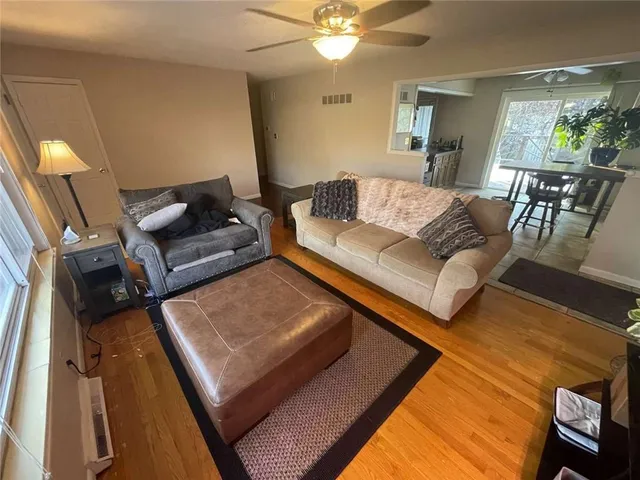 $289,000 | 409 Northwest 58th Street, Kansas City, MO 64118