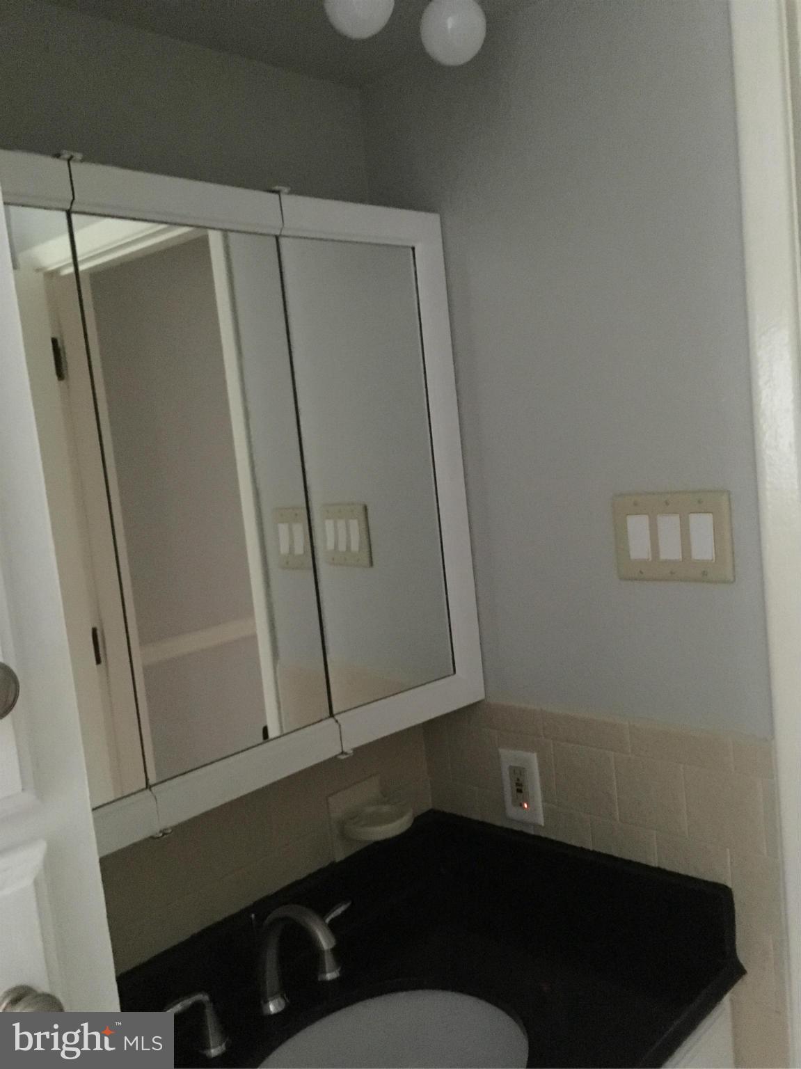 1301 Glenmont Road Baltimore, MD 21239 - Photo 22 of 30 Bath