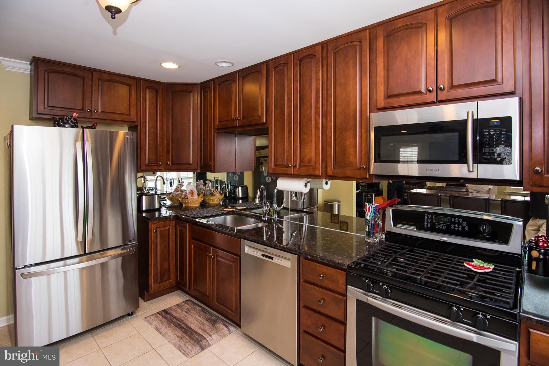 257 Flagstone Road, Unit 4 Chester Springs, PA 19425 - Photo 10 of 55 Kitchen w/ granite counters and s/s appliances