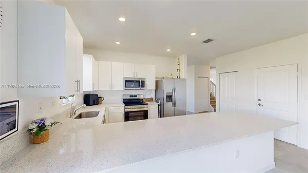 $4,000 | 2333 Southeast 28th Street, Homestead, FL 33035