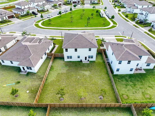 $4,000 | 2333 Southeast 28th Street, Homestead, FL 33035