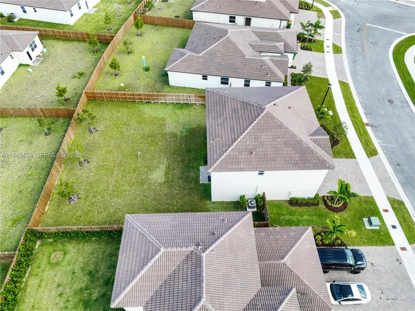 $4,000 | 2333 Southeast 28th Street, Homestead, FL 33035