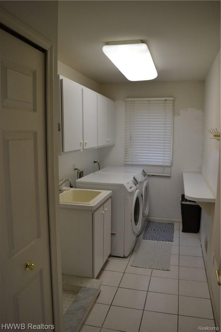 628 Seabrook Drive Rochester, MI 48307 - Photo 16 of 25 16 - Laundry Room.JPG