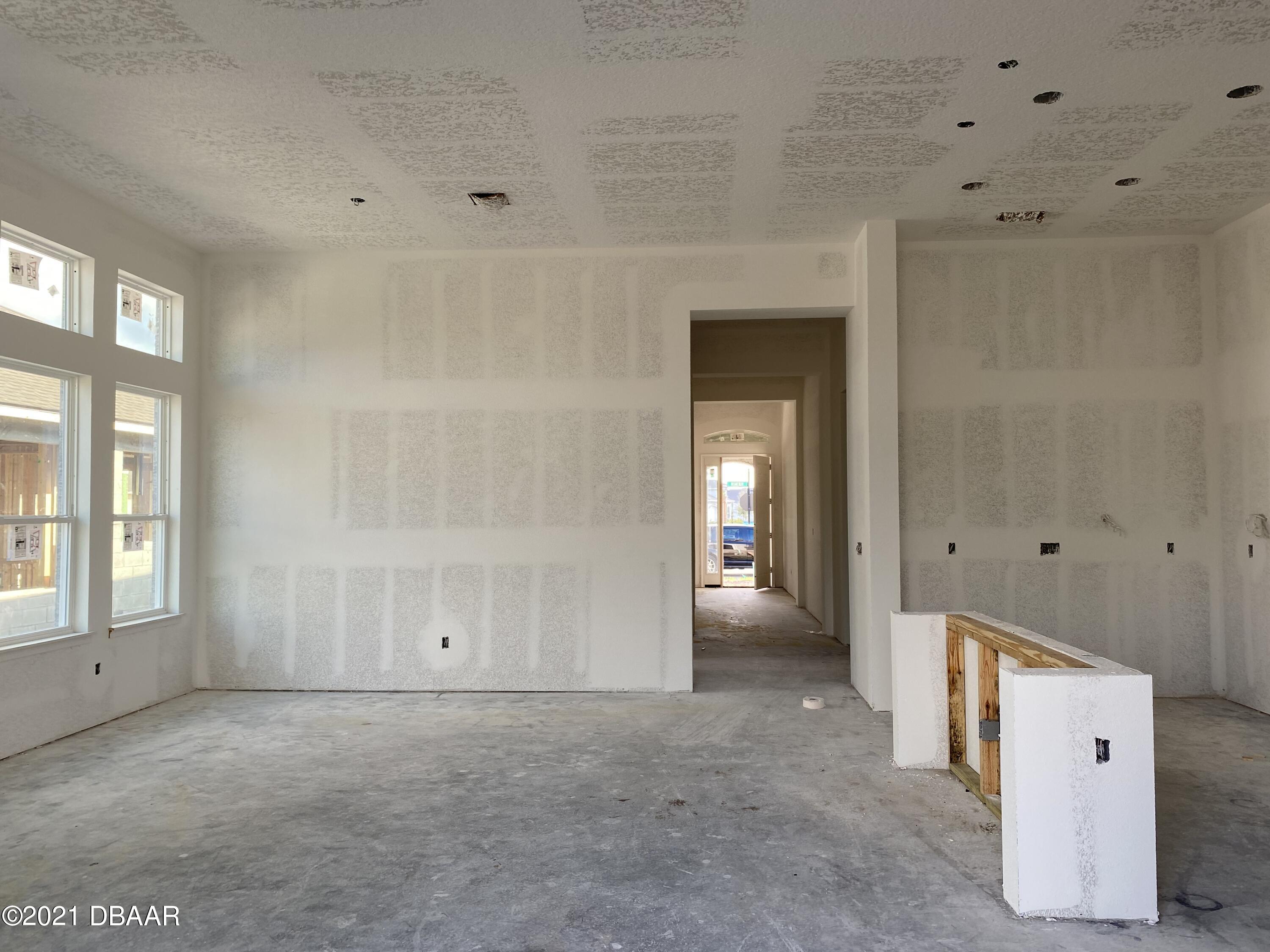 241 Mosaic Boulevard Daytona Beach, FL 32124 - Photo 4 of 13 IMG_4177