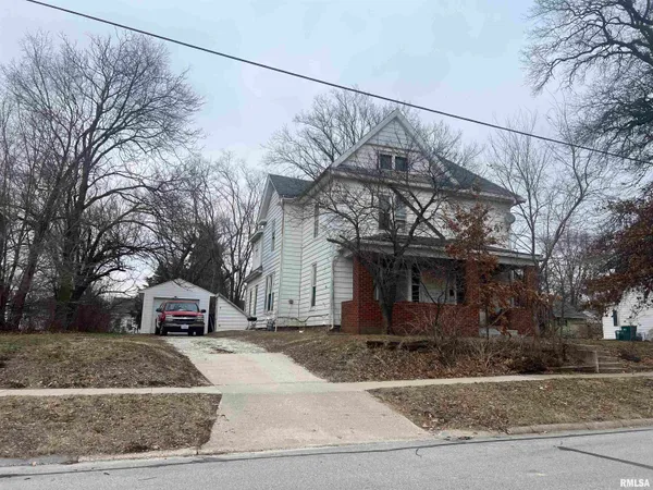 $59,900 | 332 West Calhoun Street, Macomb, IL 61455