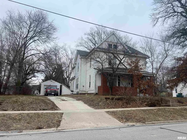 $75,000 | 332 West Calhoun Street, Macomb, IL 61455