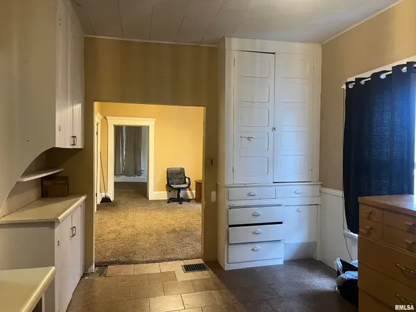 $59,900 | 332 West Calhoun Street, Macomb, IL 61455