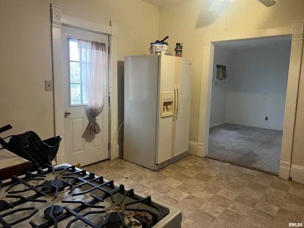 $59,900 | 332 West Calhoun Street, Macomb, IL 61455