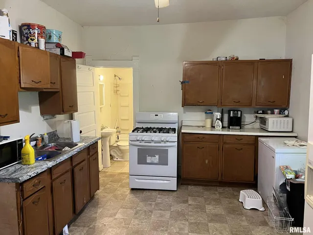 $75,000 | 332 West Calhoun Street, Macomb, IL 61455