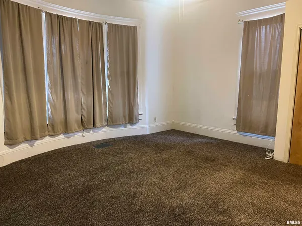 $59,900 | 332 West Calhoun Street, Macomb, IL 61455