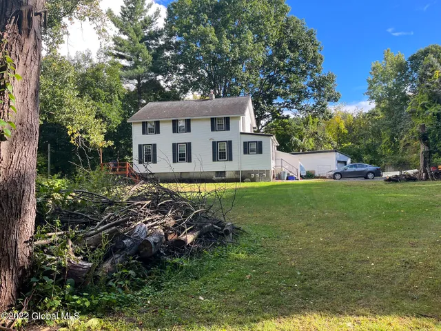 $750,000 | 36 The Concourse, Bethlehem, NY 12203