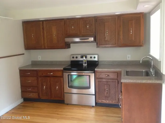 $750,000 | 36 The Concourse, Bethlehem, NY 12203