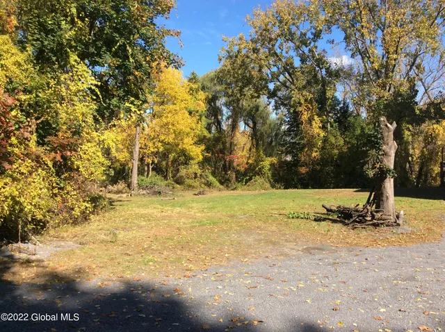 $750,000 | 36 The Concourse, Bethlehem, NY 12203