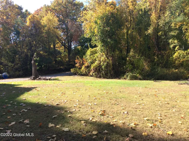 $750,000 | 36 The Concourse, Bethlehem, NY 12203