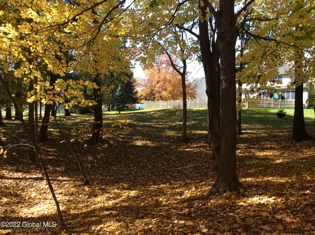 $750,000 | 36 The Concourse, Bethlehem, NY 12203