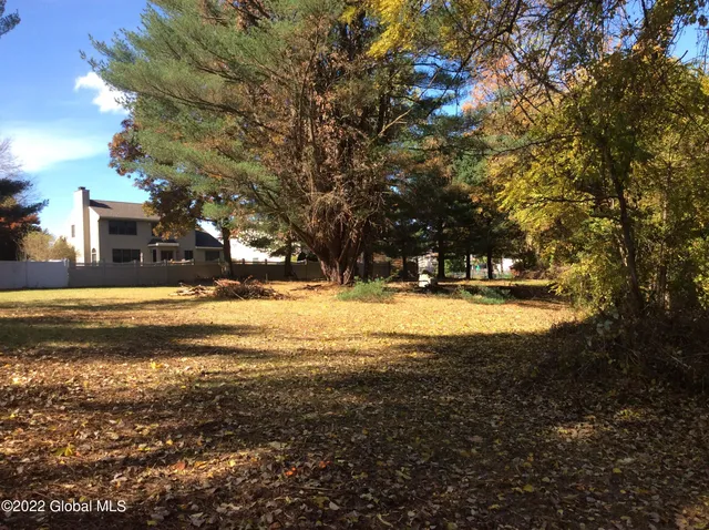 $750,000 | 36 The Concourse, Bethlehem, NY 12203