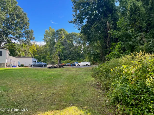 $750,000 | 36 The Concourse, Bethlehem, NY 12203